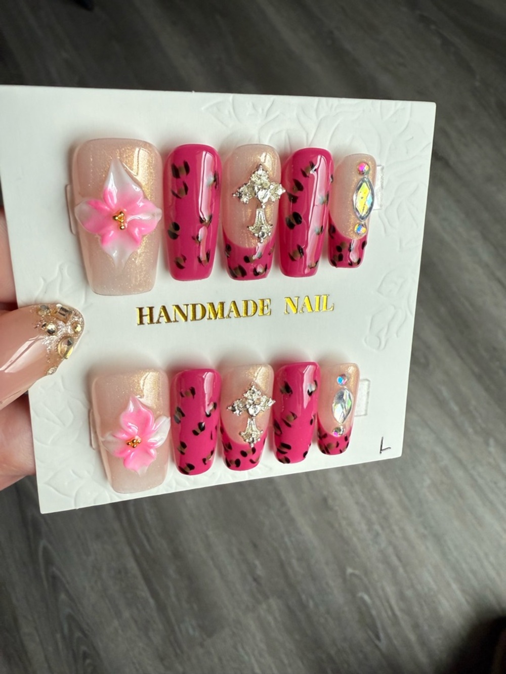Handmade Pink and Pearl Leopard Nail Set with 3D Flower & Gems - Picture 2 of 2